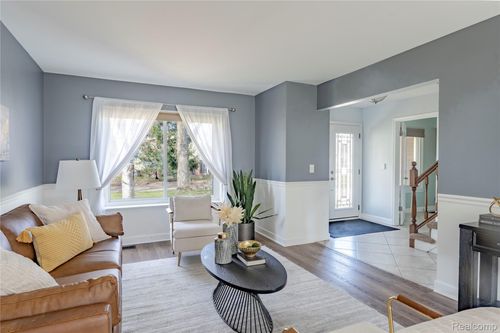 2965 Armstrong Drive, Orion Charter Township, MI, 48360 | Card Image