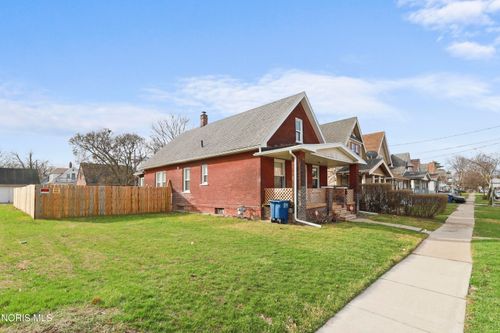 2240 Valentine Street, Toledo, OH, 43605 | Card Image
