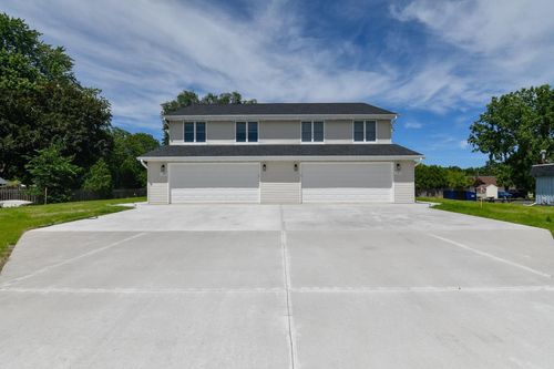 735 Hoffman Road Road, ALLOUEZ, WI, 54301 | Card Image