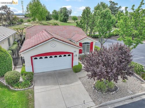 987 Centennial Dr, Brentwood, CA, 94513-6967 | Card Image