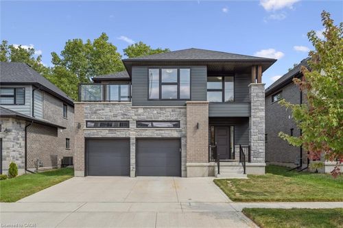 252 Otterbein Rd, Kitchener, ON, N2B0A7 | Card Image