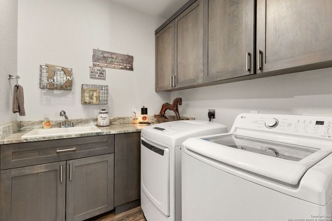 494 Flash Cir, Home with 4 bedrooms, 4 bathrooms and null parking in Luling TX | Image 14