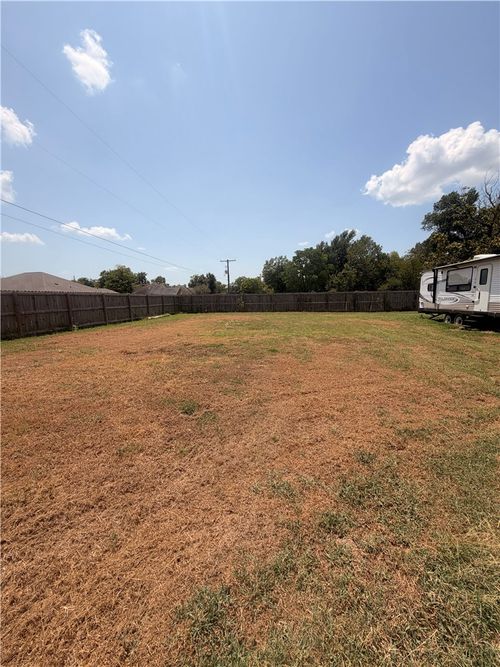 402 Wrangler Street, Franklin, TX, 77856 | Card Image