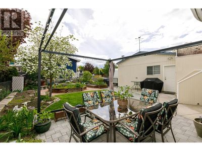 1361 Richmond St, House other with 4 bedrooms, 2 bathrooms and 8 parking in Kelowna BC | Image 2