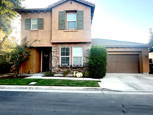 1421 N Cortona Ct, Visalia, CA, 93291-9795 | Card Image