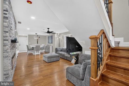 109 E 40th St, WILMINGTON, DE, 19802-2336 | Card Image