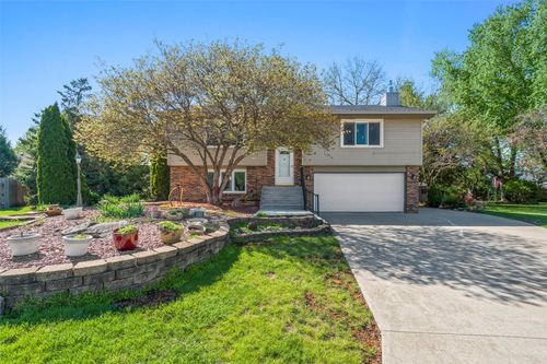 4724 78th Pl, Urbandale, IA, 50322-1024 | Card Image