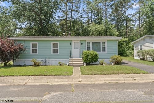 14 Douglas Dr, Jackson, NJ, 08527-3516 | Card Image
