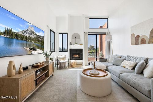 301-7826 Topanga Canyon Blvd, Canoga Park, CA, 91304-5584 | Card Image