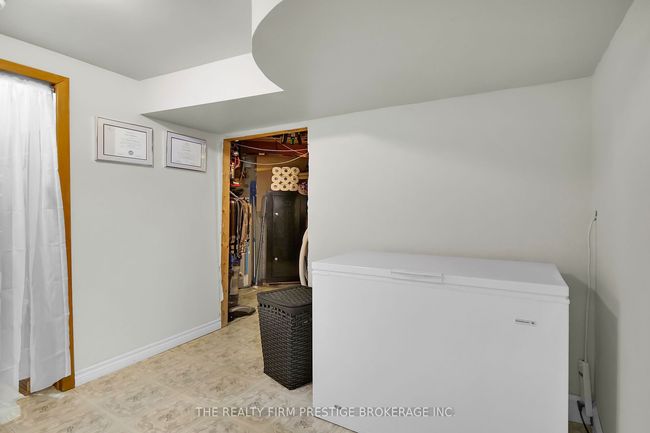 80 Virginia Cres, House other with 5 bedrooms, 4 bathrooms and 4 parking in London ON | Image 39