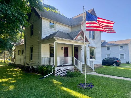 319 N Robinson St, Schoolcraft, MI, 49087-9174 | Card Image