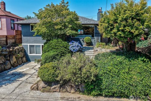 4861 24th Ave S, Seattle, WA, 98108-2004 | Card Image