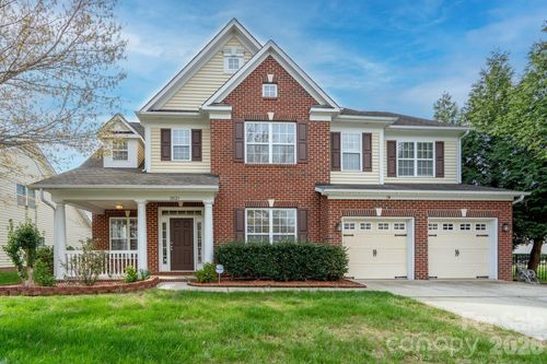 10123 Newtonmore Dr, Charlotte, NC, 28278-6622 | Card Image