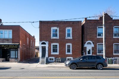 740 Lansdowne Ave, Home with 4 bedrooms, 3 bathrooms and 1 parking in Toronto ON | Image 2