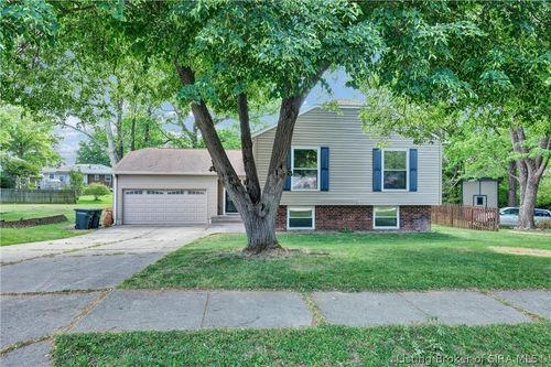 1411 Blackwood Ct, Jeffersonville, IN, 47130-6108 | Card Image