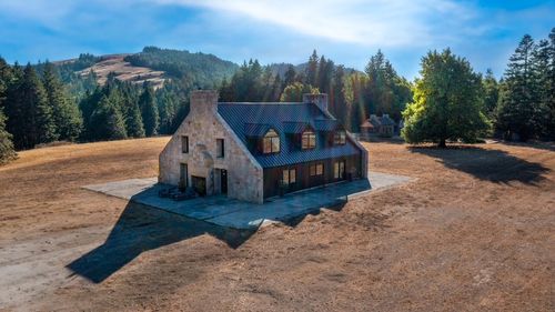 26000 Mattole Rd, Ferndale, CA, 95536-9609 | Card Image