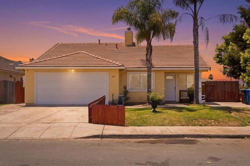 1015 Eagle Dr, Salinas, CA, 93905-4464 | Card Image