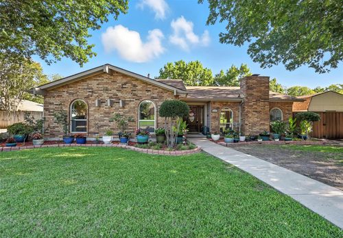 2110 Butterfield Trl, Grand Prairie, TX, 75052-1511 | Card Image