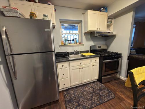 55 69th St, Maspeth, NY, 11378 | Card Image