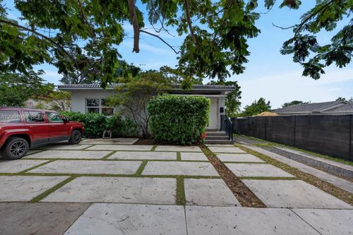 2940 Sw 25th Ter, Miami, FL, 33133-2112 | Card Image