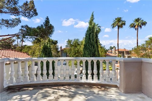 8215 Crow Valley Ln, Las Vegas, NV, 89113-0126 | Card Image