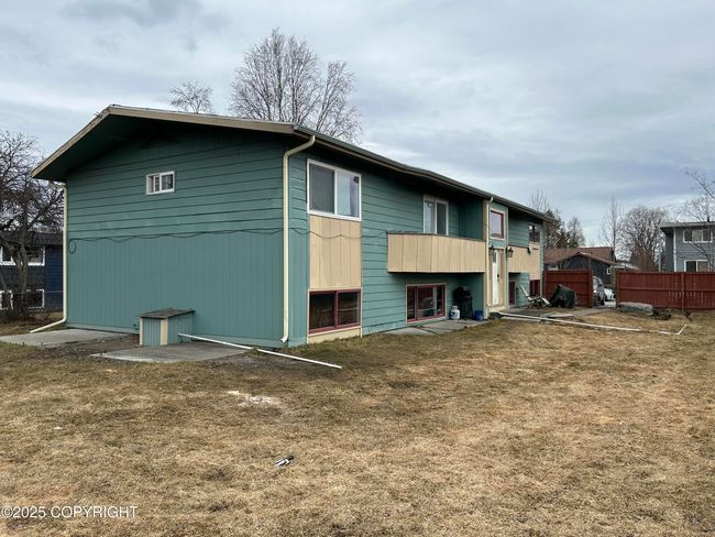 Back corner of the yard | Image 5