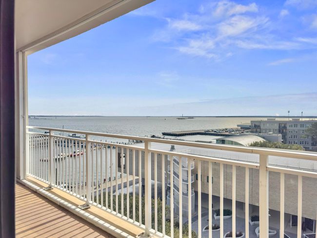 Balcony | Image 13