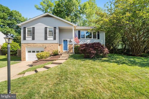 2002 Hoover Ln, ALEXANDRIA, VA, 22308-2429 | Card Image
