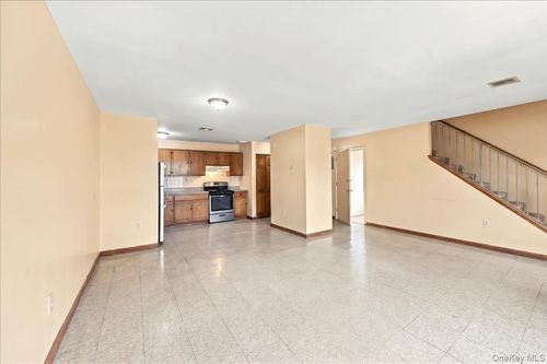 c-901 Prospect Ave, Bronx, NY, 10459-3959 | Card Image
