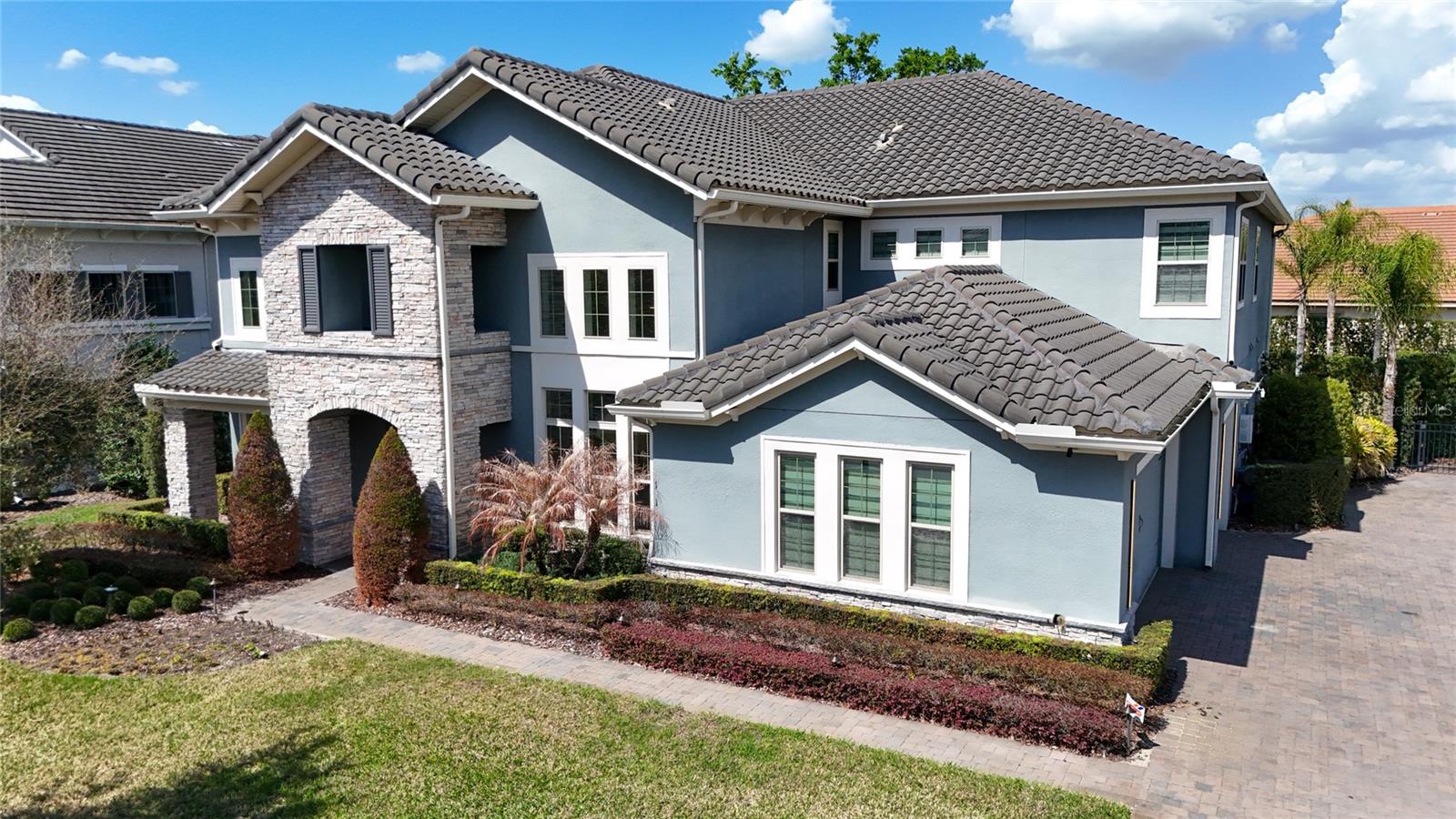 Residential in WINDERMERE 4