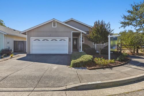 468 Ginny Drive, Windsor, CA, 95492 | Card Image