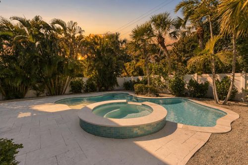 418 Magnolia Ave, ANNA MARIA, FL, 34216 | Card Image