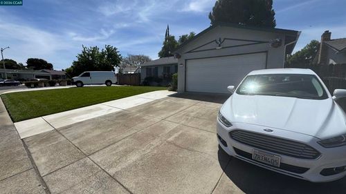 1510 Daisy Way, Antioch, CA, 94509-1418 | Card Image