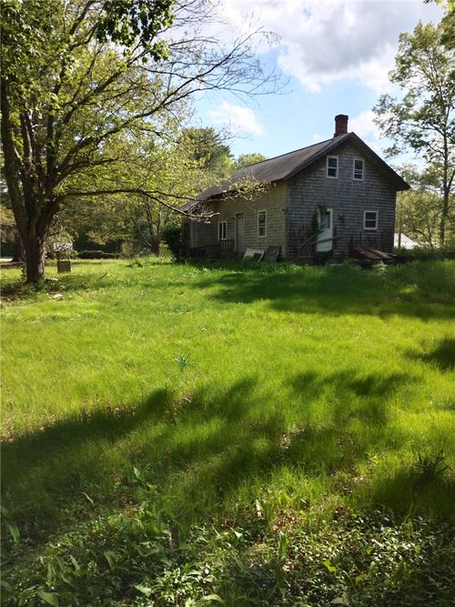 28 Beaver River Schoolhouse Rd, Richmond, RI, 02892-1127 | Card Image