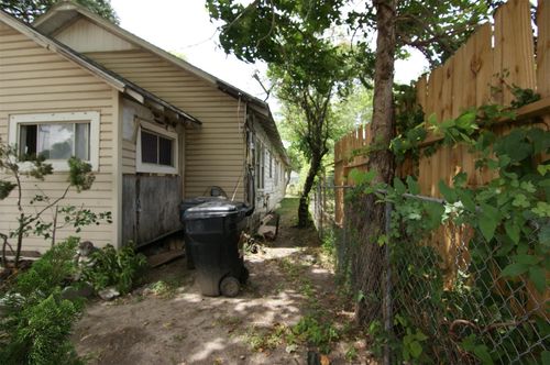 1265 Morris St, Houston, TX, 77009-7865 | Card Image