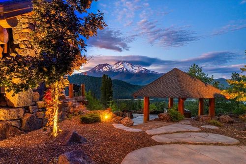4620 W A Barr Rd, Mount Shasta, CA, 96067-8601 | Card Image