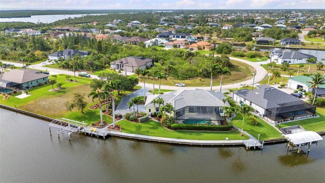 15490 Seafoam Cir, House other with 3 bedrooms, 3 bathrooms and null parking in PORT CHARLOTTE FL | Image 79