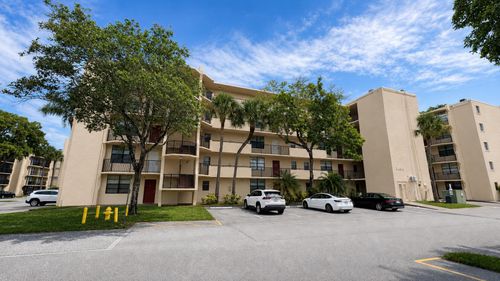204-3450 Blue Lake Dr, Pompano Beach, FL, 33064-2058 | Card Image