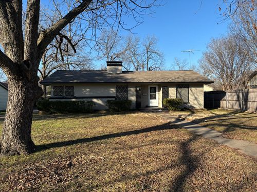 308 Bellevue Dr, Cleburne, TX, 76033-4722 | Card Image