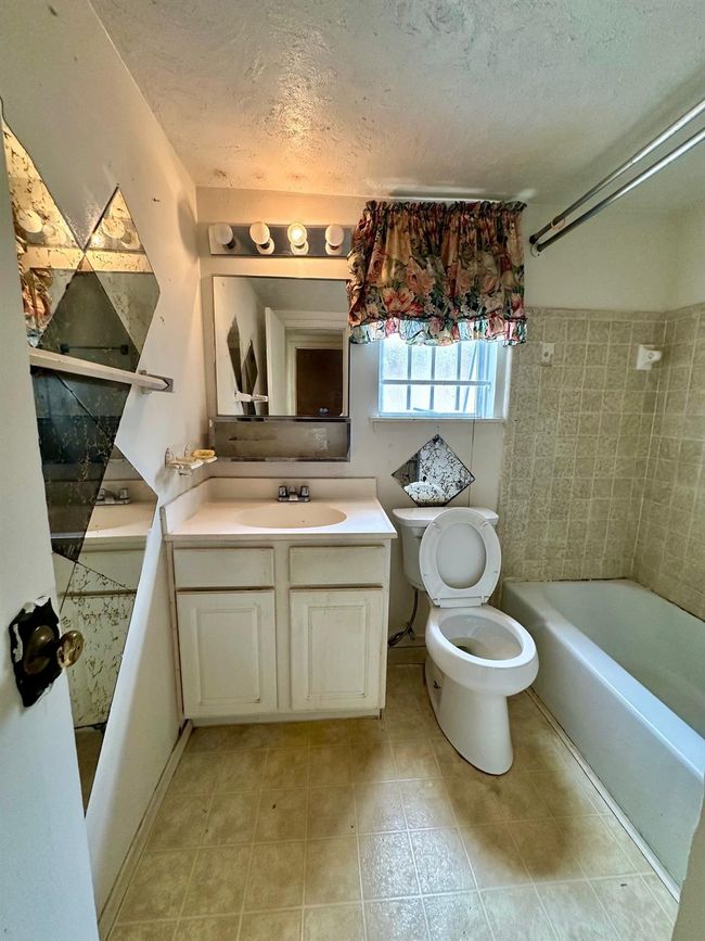 6206 Antha St, House other with 3 bedrooms, 2 bathrooms and null parking in Houston TX | Image 14