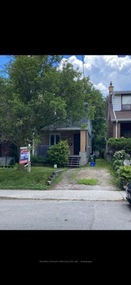 121 Maplewood Ave, York., ON, M6C1J7 | Card Image