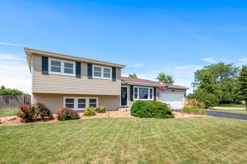 701 Lake Ct, New Lenox, IL, 60451-3643 | Card Image