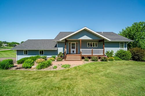 1816 186th St, Chippewa Falls, WI, 54729-9113 | Card Image