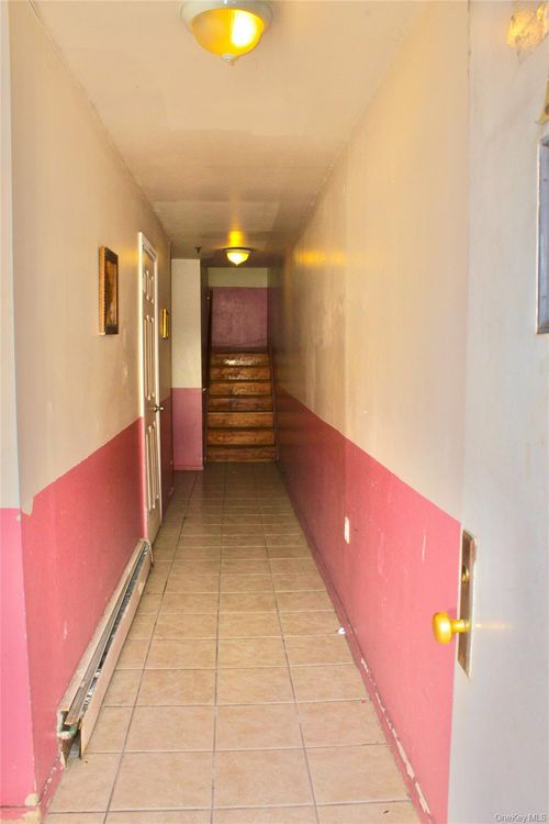 992 Jennings St, Bronx, NY, 10460-6298 | Card Image