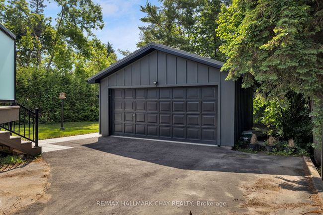 39 Eugenia St, House other with 5 bedrooms, 2 bathrooms and 4 parking in Barrie ON | Image 17