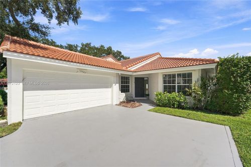 10425 Nw 9th Mnr, Coral Springs, FL, 33071-5635 | Card Image