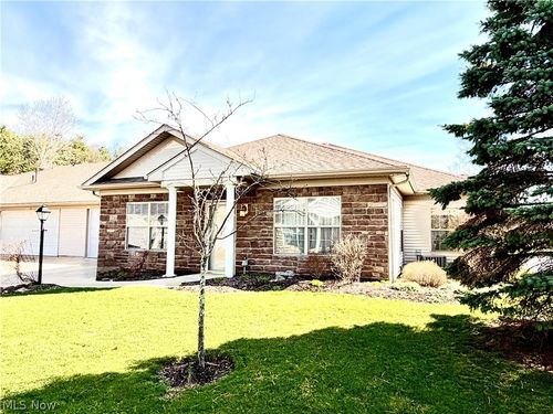 3095 Whitewood St Nw, North Canton, OH, 44720-8384 | Card Image