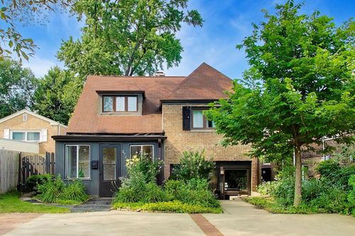 2711 Elgin Rd, Evanston, IL, 60201-2075 | Card Image
