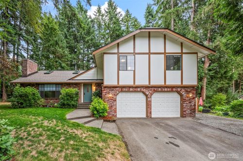4009 32nd Avenue Ct, Gig Harbor, WA, 98335-8207 | Card Image