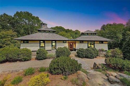 13 No Bottom Ridge Rd, Westerly, RI, 02891-4116 | Card Image
